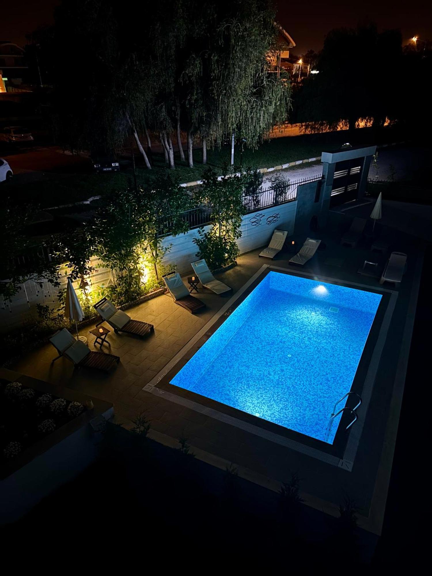 Oregano Suites Side Exterior foto
