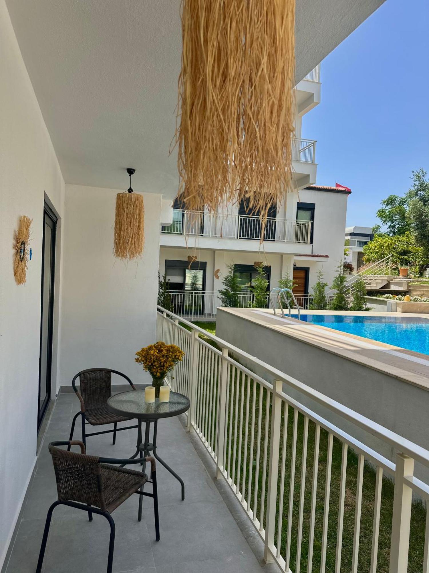 Oregano Suites Side Exterior foto