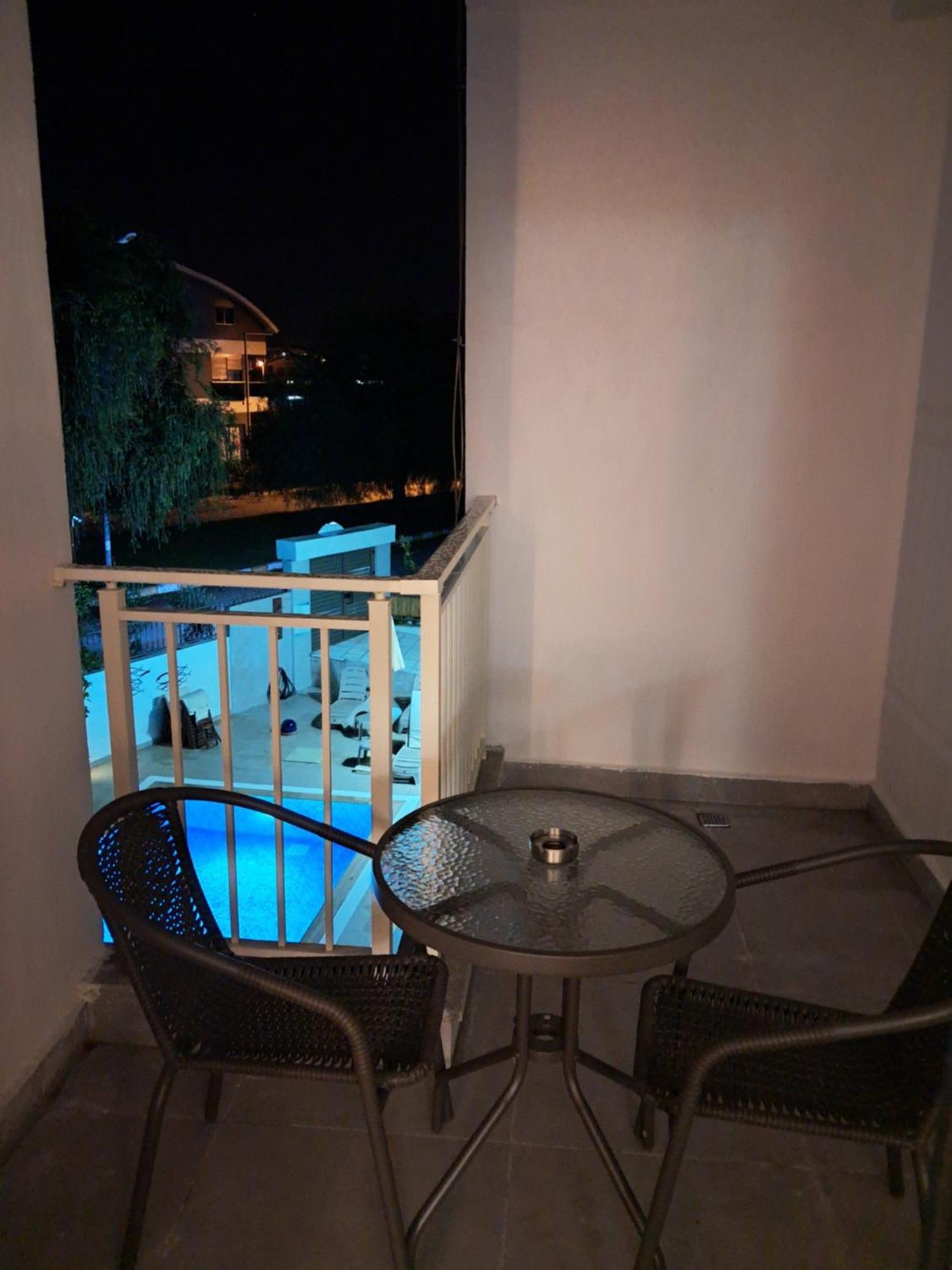 Oregano Suites Side Exterior foto